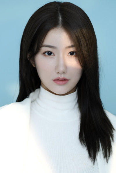 File:Wang Yu Wei (actress).jpg