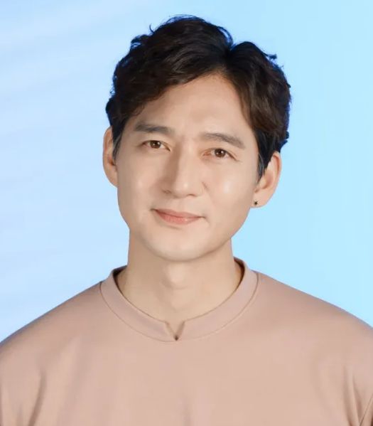 File:Yoo Tae Woong.jpg