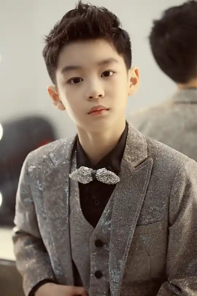 File:Wang Zi Han (2011).webp