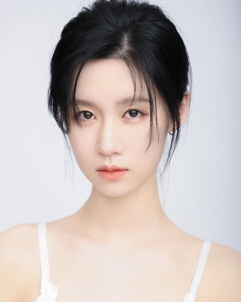 File:Kang Yi Fan.jpg