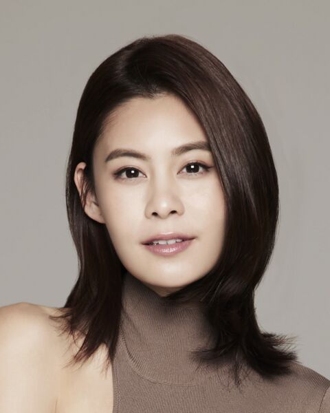 File:Denise Camillia.jpg