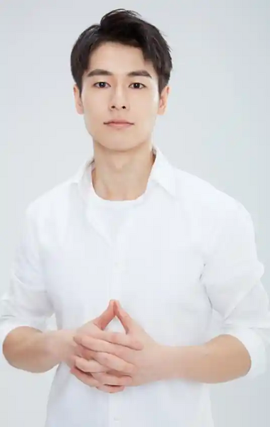 File:Song Qi (1992).webp