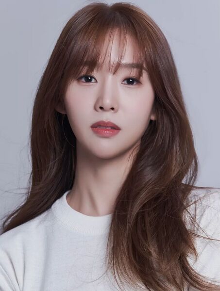 File:Lee Ji Min (1989).jpg