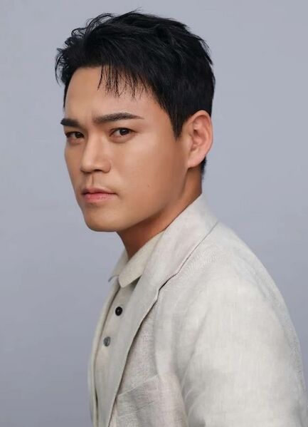 File:Lee Jung.jpg