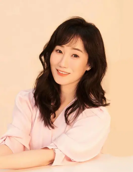File:Huang Rong.webp