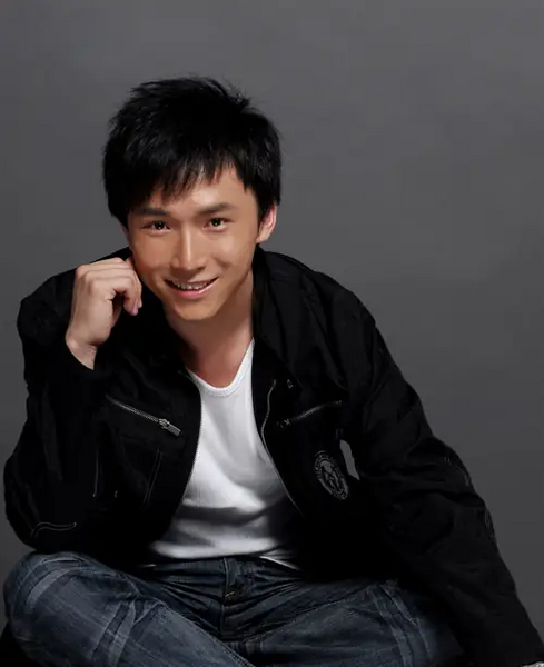 File:Wang Hong Bo (3).webp