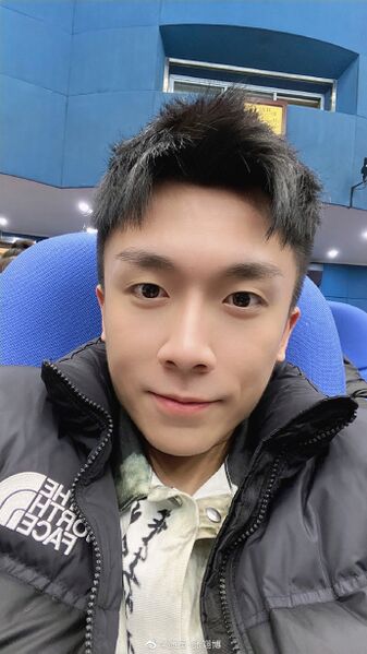 File:Zhang Yi Bo.jpg