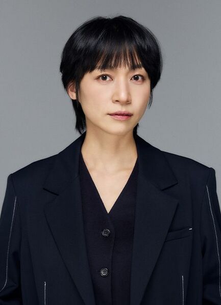 File:Jung Yoo Mi (1979).jpg