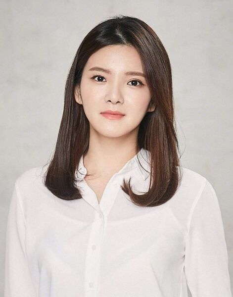 File:Park Hee Jung.jpg