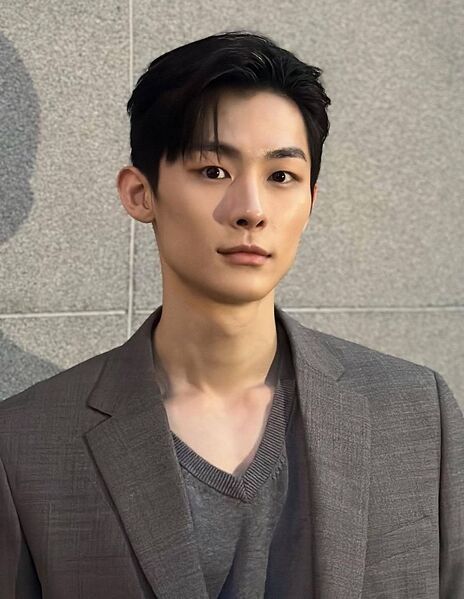 File:Lee Seung Kyu (1999).jpg