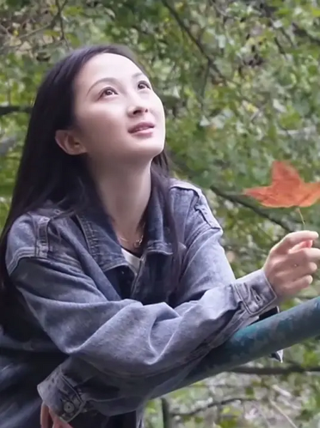 File:Hu En.webp