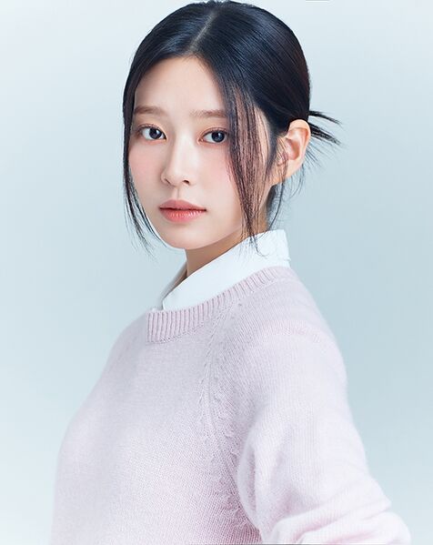 File:Kim Min Joo (2001).jpg