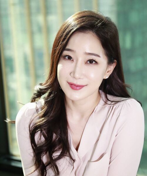 File:Kim Ha Young (1979).jpg
