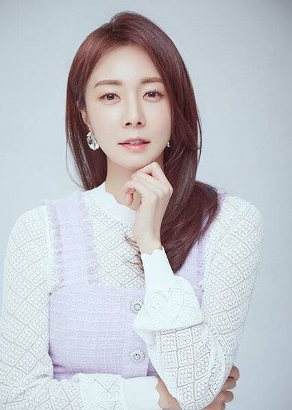 File:Jung Ji Yoon.jpg